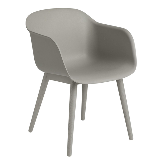 Fiber Chair tuoli käsinojilla ja puujaloilla harmaa