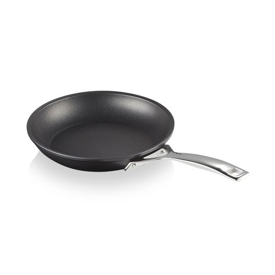 Le Creuset omelettipannu 20 cm Musta
