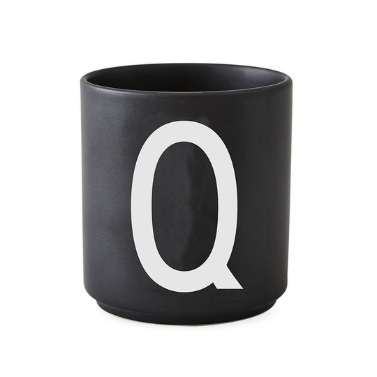 Design Letters kuppi musta Q