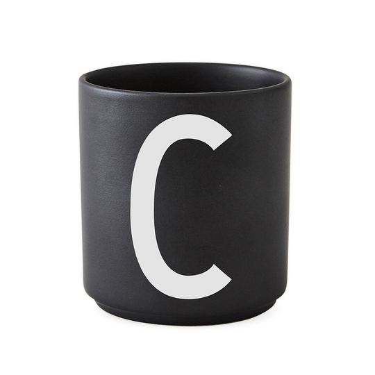 Design Letters kuppi musta C