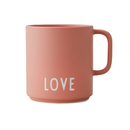 Design Letters -suosikkikuppi kahvalla 25 cl Love