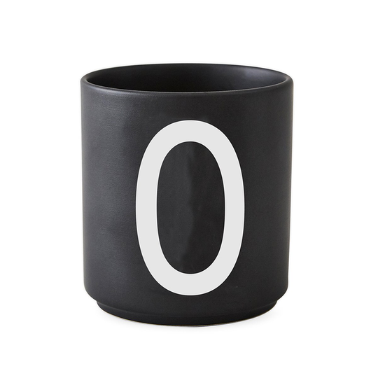 Design Letters kuppi musta O