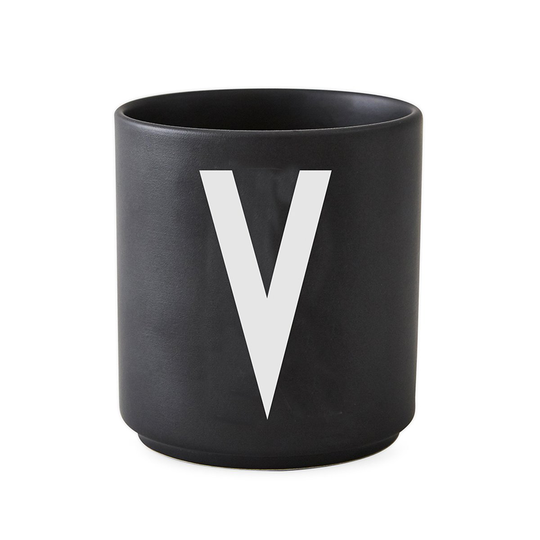 Design Letters kuppi musta V